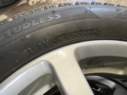 話中/155/65R14 スタッドレス　VRX2 ホイール付き4本セット