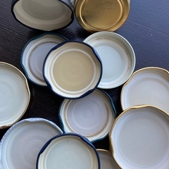 空き瓶20個、プラスチック容器9個の画像