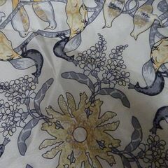 ( E-42 )シルクスカーフ アニマル柄 中古の画像