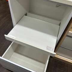 【リユ-スのサカイ広島石内店】ジモティ割！2枚扉食器棚/クリ-ニング済み/HG-7943/広島市 家具　佐伯区 家具　南区 家具　西区 家具　東区 家具　中区 家具　安佐南区 家具　安佐北区 家具　安芸区 家具　府中町 家具　海田町 家具　熊野町 家具　坂町 家具　廿日市市 家具			の画像