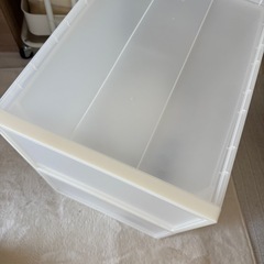 【お受け渡し予定者が決まりました】無印収納ケース２つ 【中】の画像