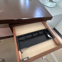 社長室で使用していた木製デスク（横160cm）【3000円】の画像