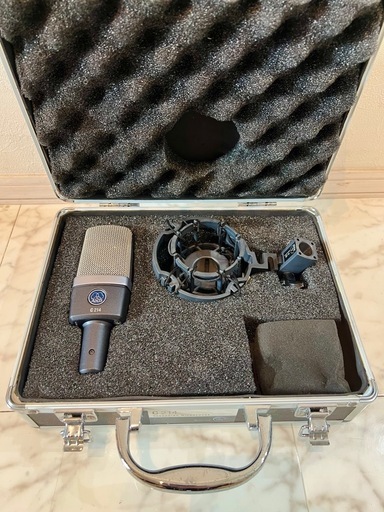 AKG C214 コンデンサーマイク ハードケース付き