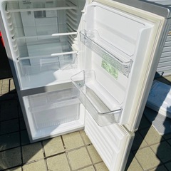 直接引き取り大歓迎‼︎大阪府下又は近郊は配送設置込み🉑 U-ING 110L冷凍冷蔵庫 UR-J110H 2016年製/YMJ113-25の画像