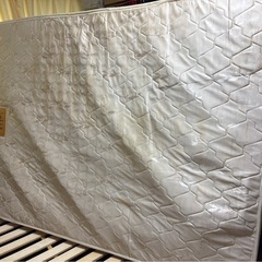 【11／23まで】ダブルマットレス　ボンネルコイルスプリングマットレスの画像