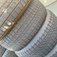 スタッドレスタイヤ 溝なしの画像