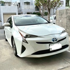 2016年トヨタのプリウスですの画像