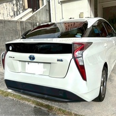 2016年トヨタのプリウスですの画像