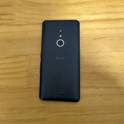 即日可能】FUJITSU arrows Be4 F-41A ネイビー