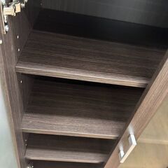 【リユ-スのサカイ広島石内店】ジモティ割！2枚扉食器棚/クリ-ニング済み/HG-7947/広島市 家具　佐伯区 家具　南区 家具　西区 家具　東区 家具　中区 家具　安佐南区 家具　安佐北区 家具　安芸区 家具　府中町 家具　海田町 家具　熊野町 家具　坂町 家具　廿日市市 家具			の画像