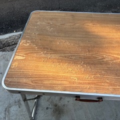 キャンプ用テーブルの画像