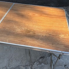 キャンプ用テーブルの画像