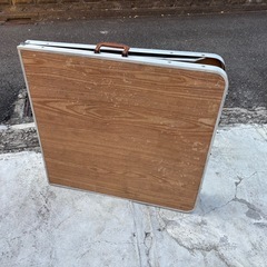 キャンプ用テーブルの画像