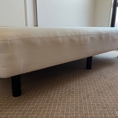 シングルベッド、ベットカバー2枚付き無料の画像