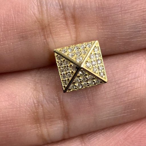 K18 キューブトップ　ダイヤ0.2ct 1.5g