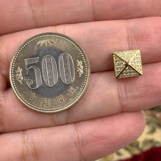 K18 キューブトップ　ダイヤ0.2ct 1.5g