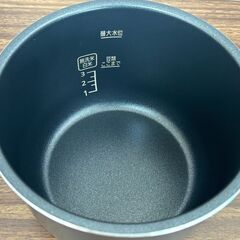 【お売りします】IRIS OHYAMA アイリスオーヤマ E型電気圧力鍋 PC-EMA3 ホワイト 白 調理器具の画像