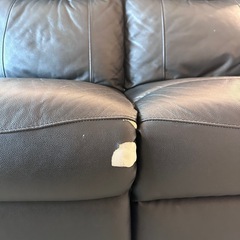 3人掛け電動リクライニングソファ テーブル付き 本革(一部合成皮革)タイプ (グラッゼ2 BK)の画像