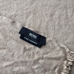 HUGO BOSS カシミヤ100% マフラー ベージュ フリンジ付きの画像