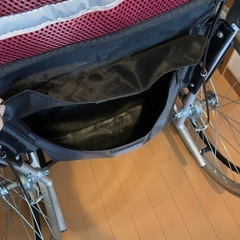 折りたたみ車椅子の画像