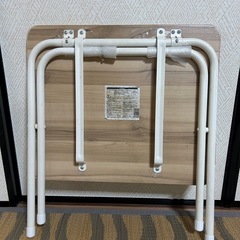 便利な折り畳みローテーブルの画像