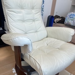 1人掛けソファーオットマン付きの画像