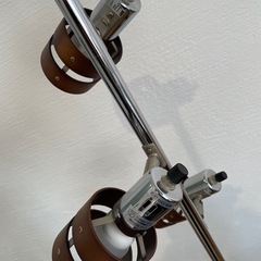 フロアランプ　ブラウンの画像