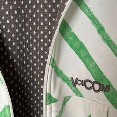 ボルコム　volcom パーカー　アメリカで購入の画像