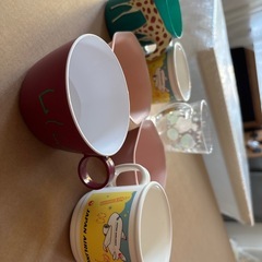 プラスチックカップいろいろの画像