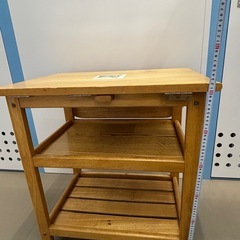 テーブル&収納棚の画像