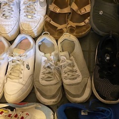 無料でお譲りします（靴いろいろ）の画像