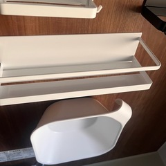 【美品】山崎実業 tower バス収納セット（白＆黒）／洗面器つき／まとめ売りの画像