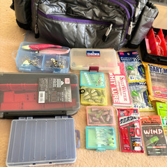 釣り用品セット ワーム ルアーケース ウエストバッグなどの画像