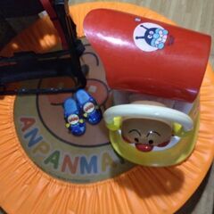 アンパンマントランポリン　アンパンマンおまる　COMBIおんぶ　ゴミ箱　サンダルおまけ　幼児　2歳〜3歳位の画像