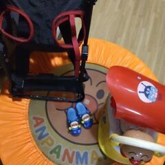 アンパンマントランポリン　アンパンマンおまる　COMBIおんぶ　ゴミ箱　サンダルおまけ　幼児　2歳〜3歳位の画像