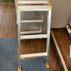 長谷川工業（Hasegawa）製のアルミ脚立「ファミリーステップ」 VA-90 ２段タイプ の画像