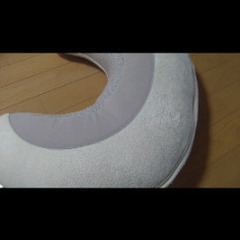 AILEBEBE 授乳クッション クリーム色/ベージュの画像