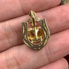 K18 馬蹄クラウンクロス　ペンダント　6g 0.6ctの画像