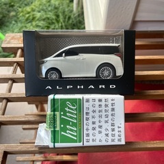 アルファードミニカー　模型の画像