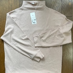 【新品】ユニクロ ソフトニットフリースモックネックTの画像