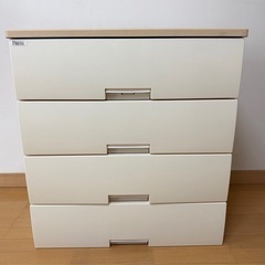 天板が木目の衣装ケースの画像