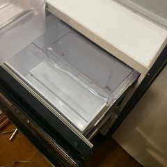 2022年製スリードア冷蔵庫375リットルの画像