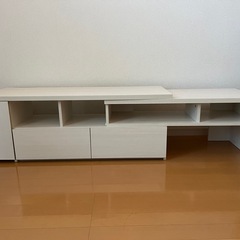 TV台の画像