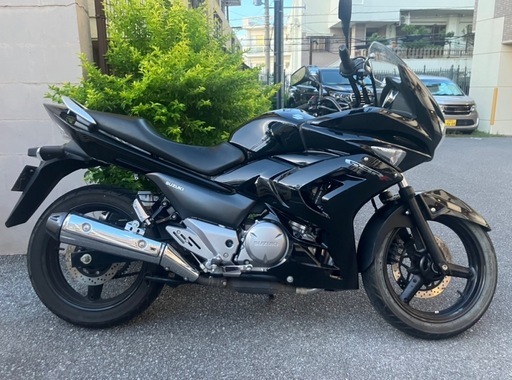 SUZUKI スズキ　GSR250F