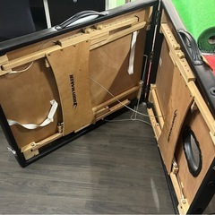 折りたたみエステ/マッサージベッドの画像