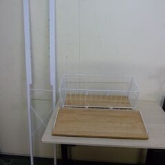 未使用/新品　 ランドリーラック 収納棚 幅60cm 突っ張り式 9段 高さ調整 縦型 防水パン対応 カゴ付き スリム 省スペースの画像