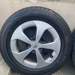 プリウス純正アルミホイル付スタッドレスタイヤの画像