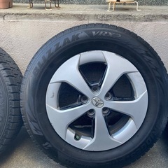 プリウス純正アルミホイル付スタッドレスタイヤの画像