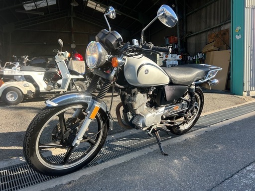 ヤマハ　YB125SP jym154fmi ミッション　小型2種　ホワイト