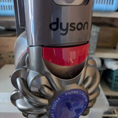 ダイソン V7 fluffy 本体とノズルセットの画像